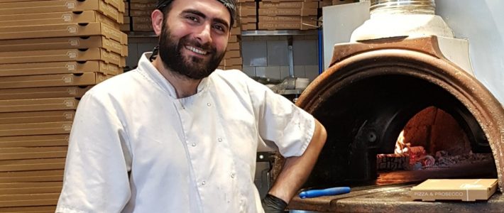 Zingende kok uit Zuidoost